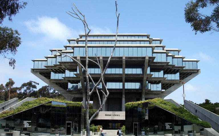 bibliotecas mais exóticas. Geisel Library at the University of California, San Diego